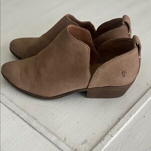 Frye Leather Tan Ankle Booties